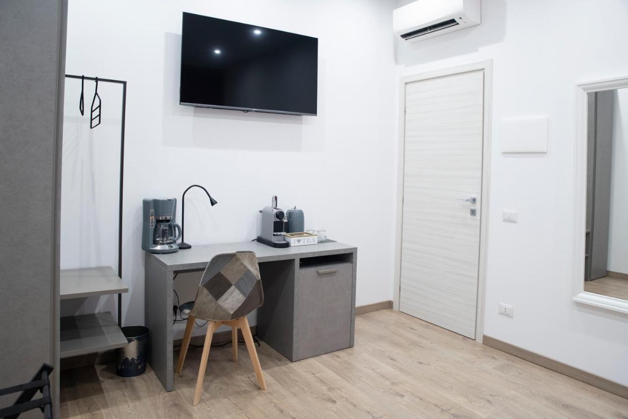 רומא Catone Luxury Rooms מראה חיצוני תמונה