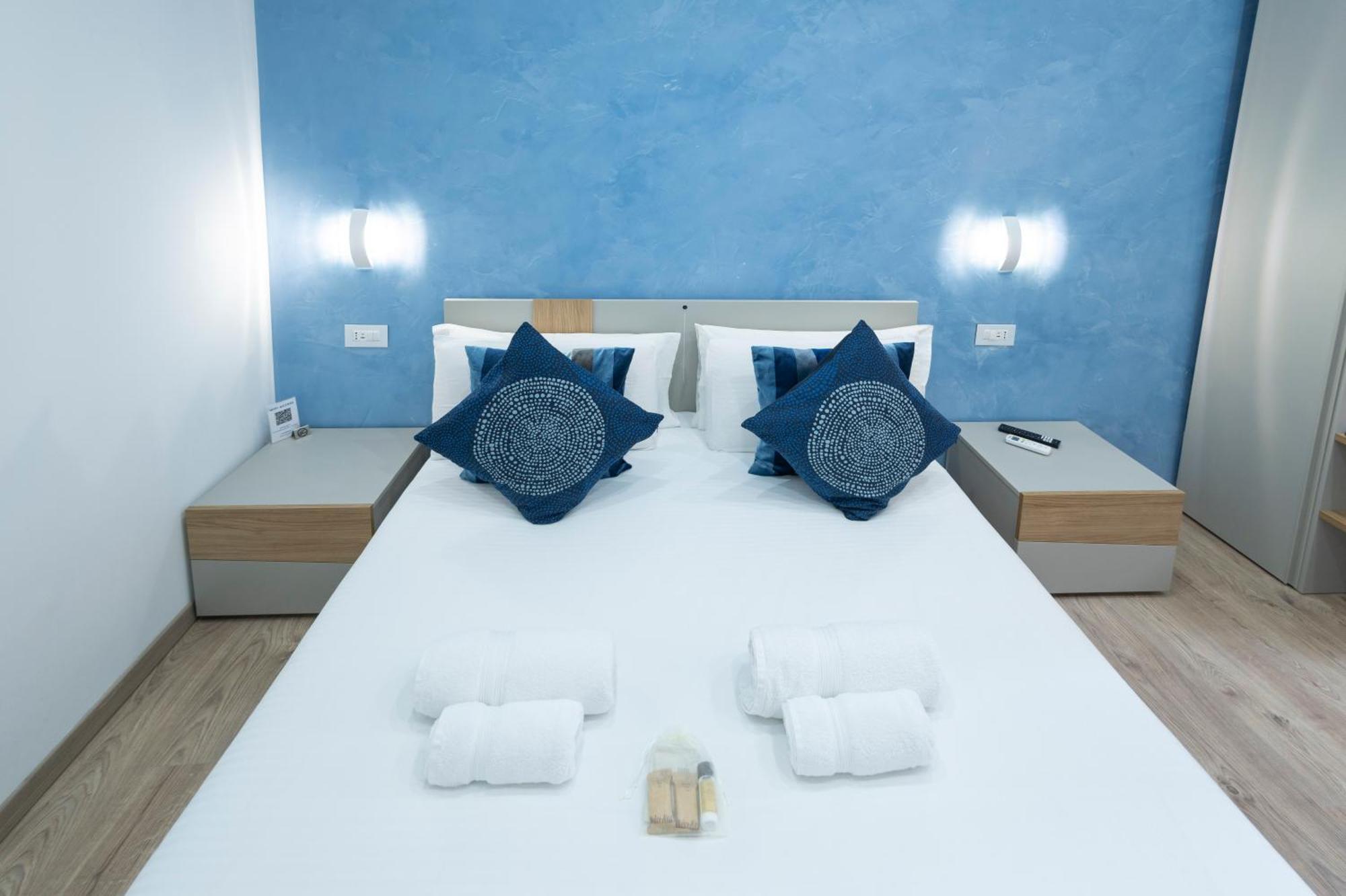 רומא Catone Luxury Rooms מראה חיצוני תמונה